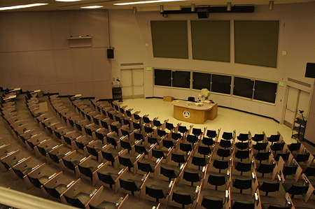 13日 NY Binghamtom Uni at Lecture Halls Room