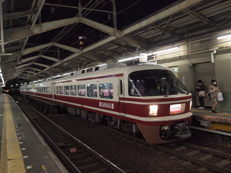 南海30000系特急りんかん 南海高野線新今宮駅01