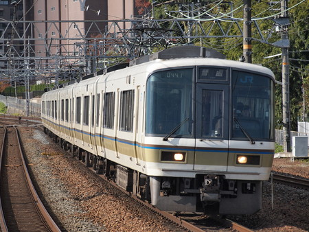 221系普通 東海道本線山崎駅01
