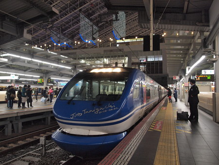 HOT7000系 スーパーはくと 東海道本線大阪駅05