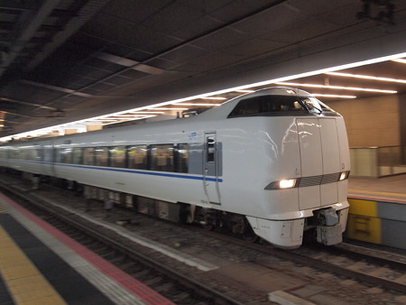 683系特急サンダーバード 東海道本線大阪駅05