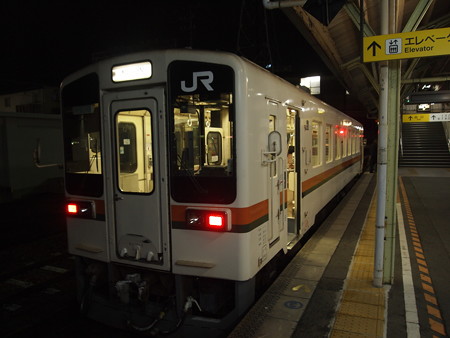 キハ11形普通 名松線松阪駅01