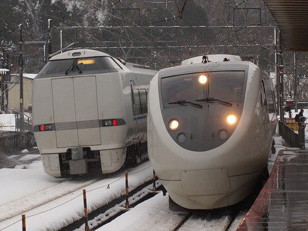 681系と683系特急サンダーバード 北陸本線新疋田駅