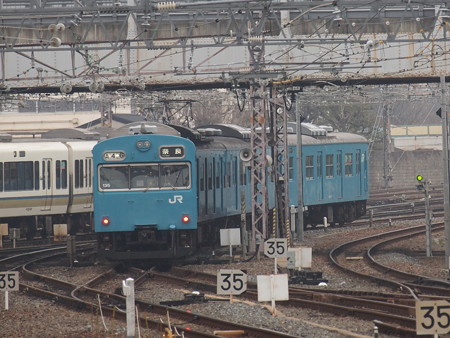 103系日根野車普通 奈良線京都駅03