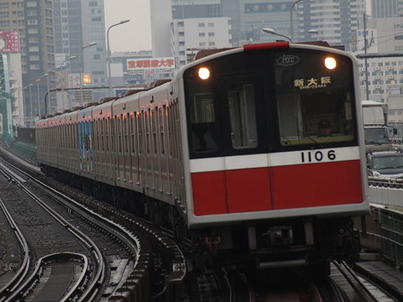 大阪市営地下鉄10系 御堂筋線西中島南方駅04