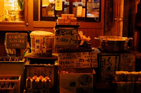 きゅうり一本漬け　樽酒　生ビール　もつ煮込