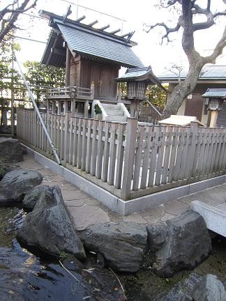 厳島神社の祠