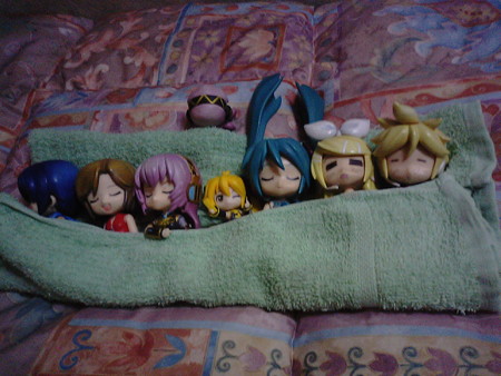 おチビちゃん達はとっくにおやすみゅーモードですが、はぁもはもう少...