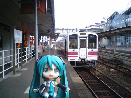 ミク:「八代までは、鹿児島本線転換のおれんじ鉄道で行きます!」 ...