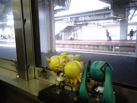 新山口駅に停車。
