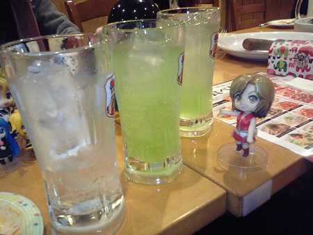 めー:「マスター、この3杯全部飲んじゃってよwww」 えぎゃーこ...