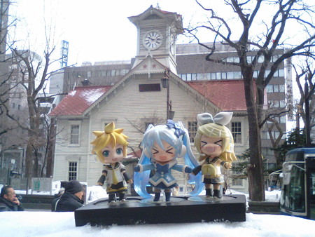 今日も札幌は最高気温 -5℃の予報です。 雪ミク:「ロート、ロートロ...