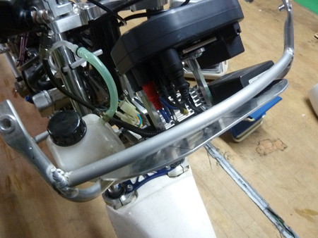 Tテックカウルステー補強 004