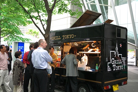 2010.05.26　東京国際ホーラム　昼時-2