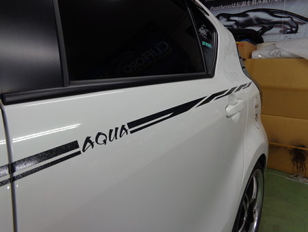 トヨタＡＱＵＡ　岐阜県　ピンストライプ　ＡＱＵＡロゴ