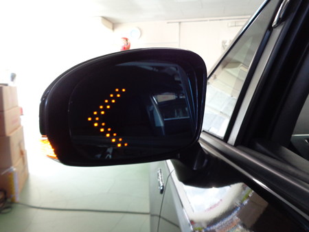 プリウスα　茨城県　ＬＥＤ流星ウインカー内蔵ドアミラー取付　助手席