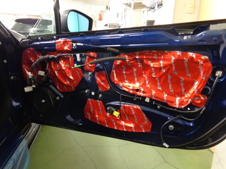 ８６　埼玉県　デッドニング　運転席