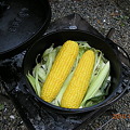 Photos: 蒸し焼きトウモロコシ