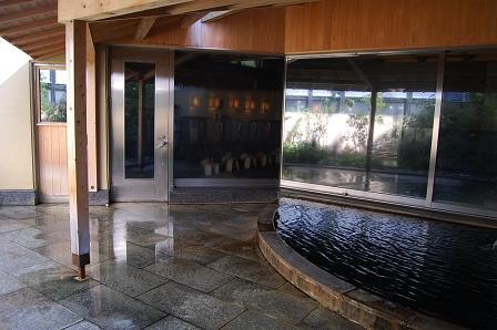 円形な湯船