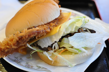 にいみはみだしバーガー(中国道【下り】・大佐SA)