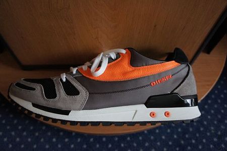 DIESELの靴