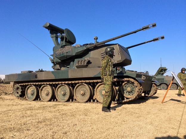 1月11日 陸上自衛隊習志野駐屯地 まるでガンタンク 87式自走高射機関砲スカイシューター